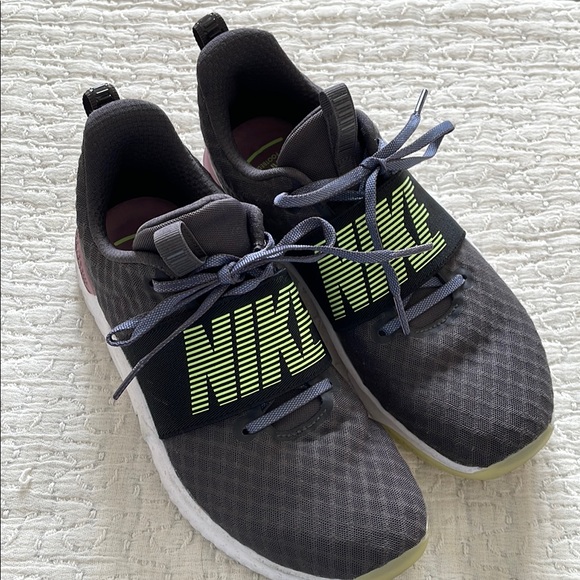 Nike Shoes - Nike in Season Renew